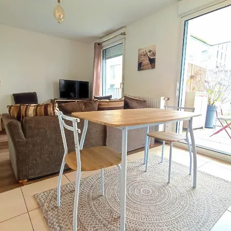 Appartement Bright With Pool In *