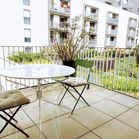 Bright With Pool In Appartement