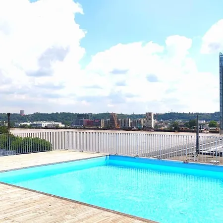 Bright With Pool In *